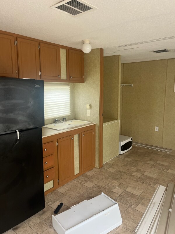 Photo - 205 Dennis Ln