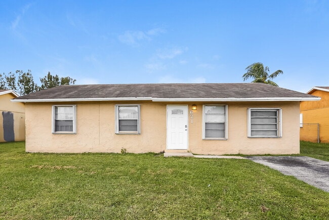 Building Photo - 621 SW 83rd Ave