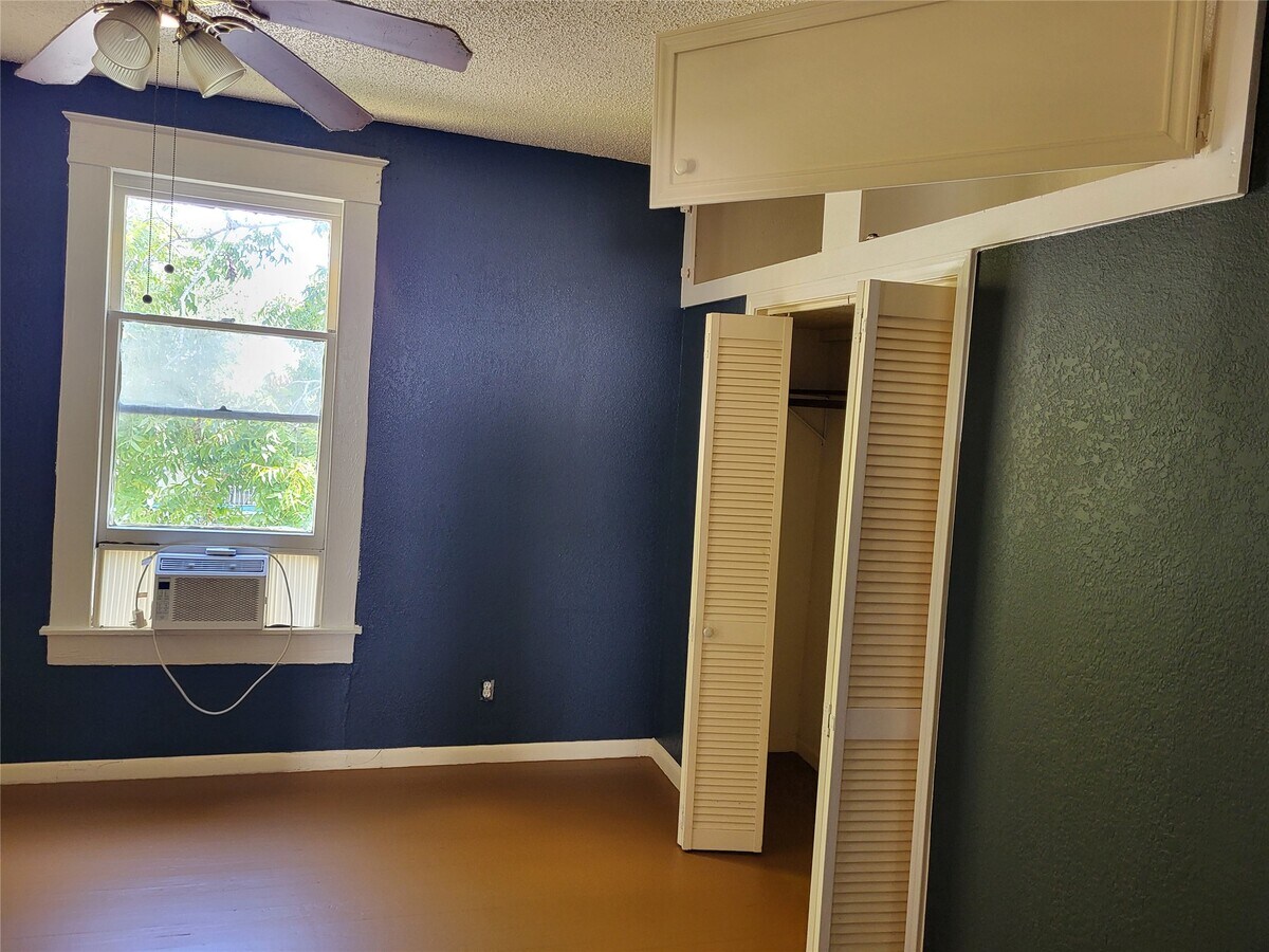 Photo - 4401 Ave Q 1/2 Unit 2