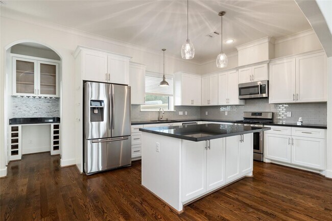 Photo - 829 Wakefield Dr