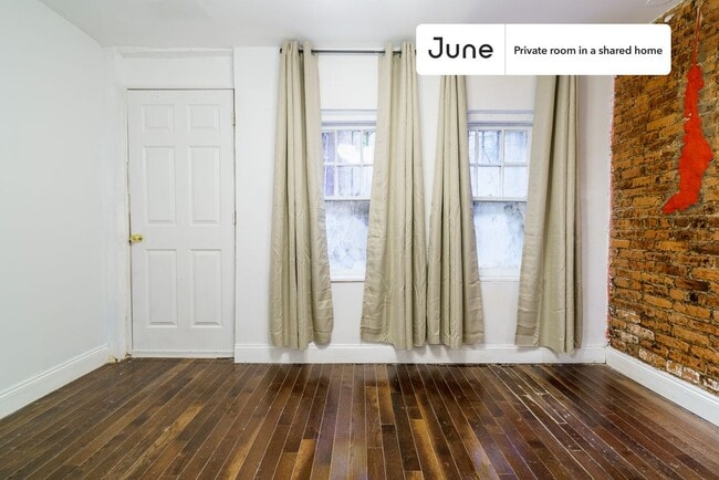 Photo - Room in Shared 5 bed/1.5 bath home Unidad B