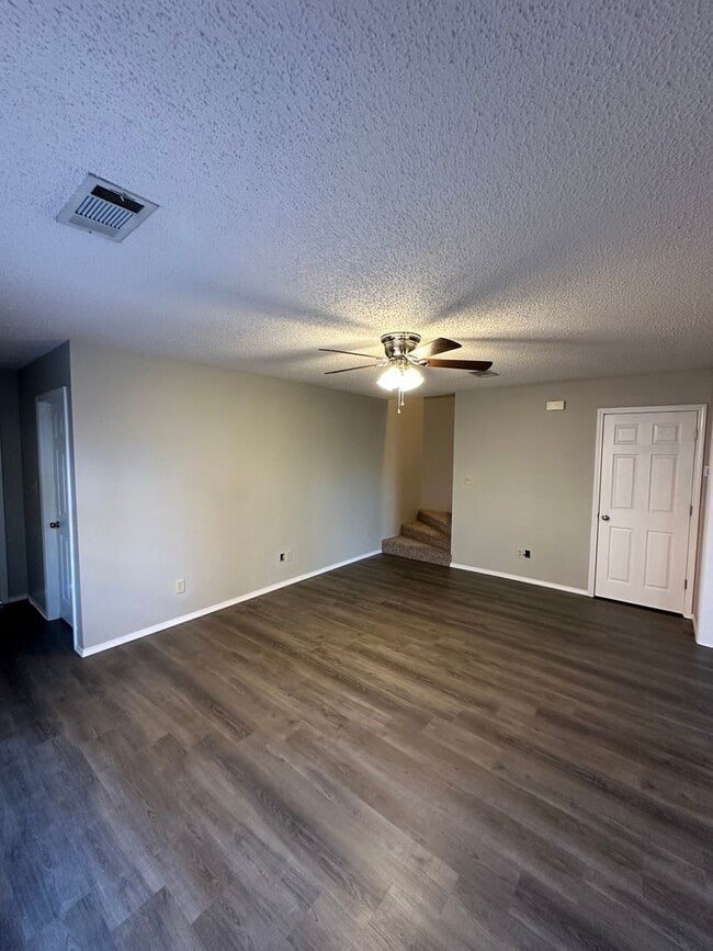 Photo - 411 Valley Dr Unit 411-2