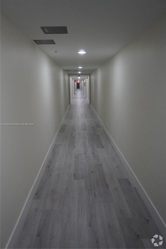 Building Photo - 11040 SW 196th St Unit 107 Rental