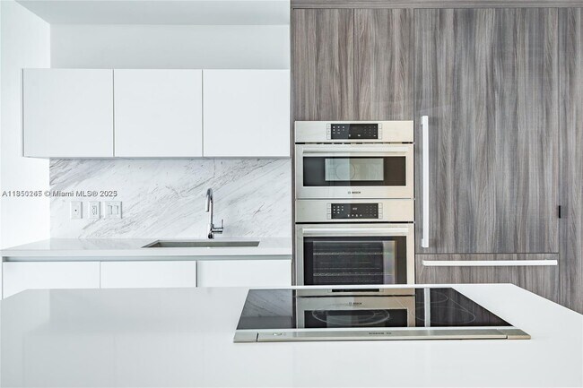 Photo - 851 NE 1st Ave Unit 2100