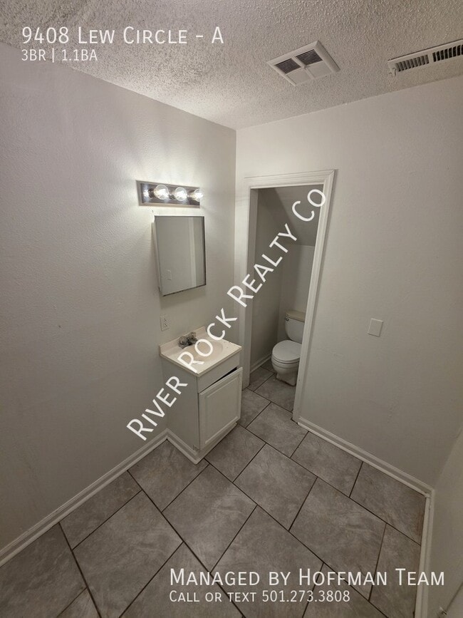 Photo - 9408 Lew Cir Unit A