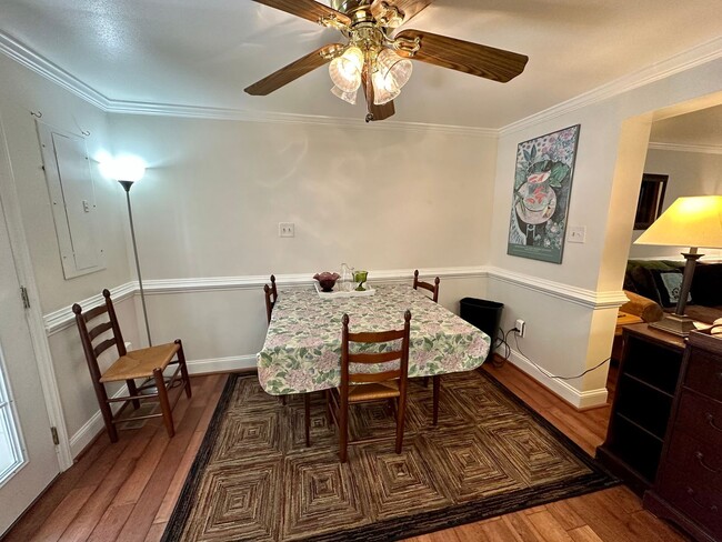 Photo - Lovely 3 bedroom/2 bathroom fully furnished home located in Tanglewood Subdivision