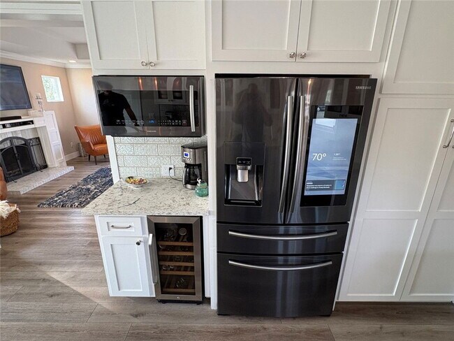 Photo - 15471 Victoria Ln