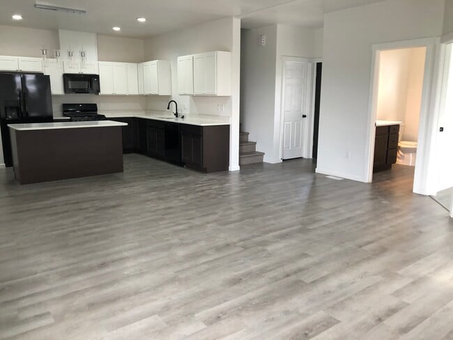 Photo - 1272 NW Terre View Dr