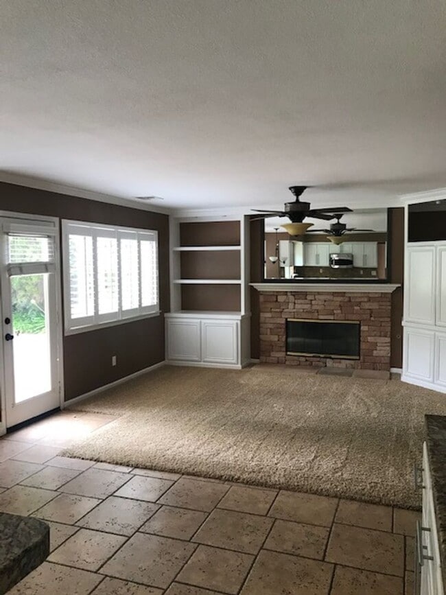 Photo - Lovely 4 bed 3+ bath