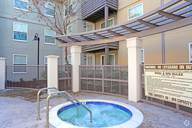 Photo - Buckingham Place Apartments