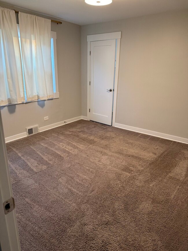 Photo - 1172 S Grove Ave