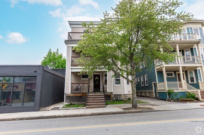 Building Photo - 279 Concord Ave Unit 1 Rental