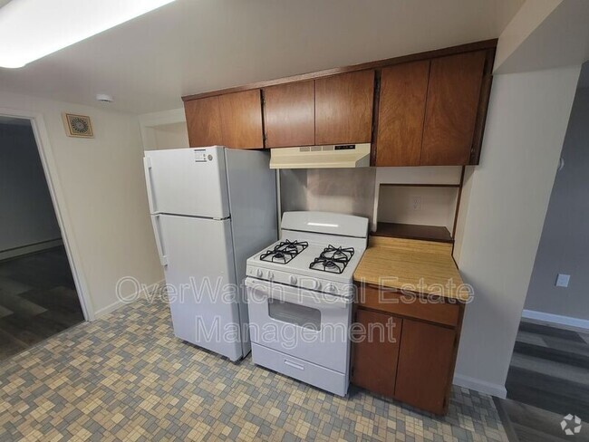 Building Photo - 3405 Oregon Dr Unit D Rental