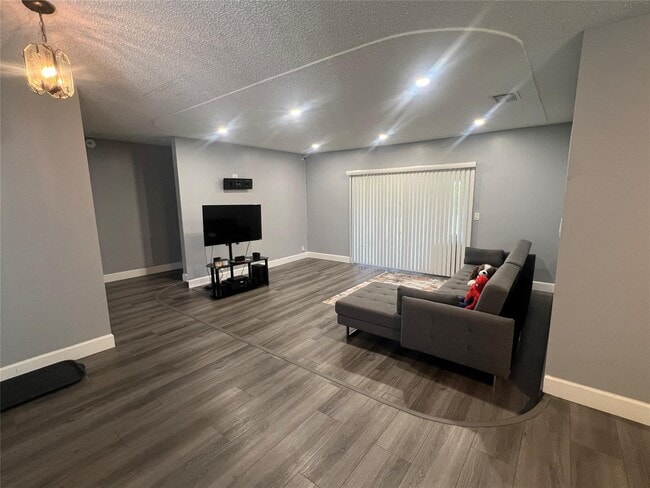 Photo - 7975 NW 8th St