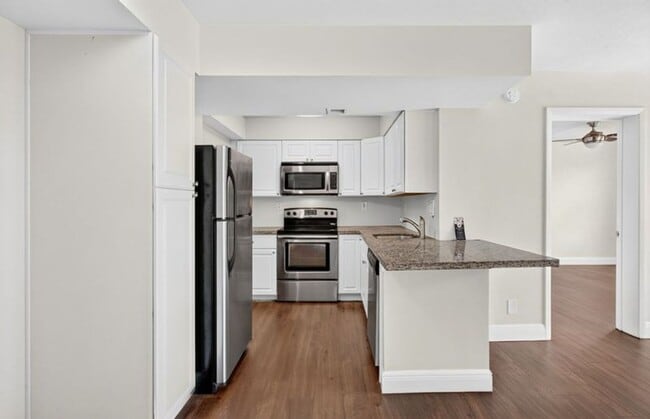Photo - 706 Executive Center Dr Unit 23