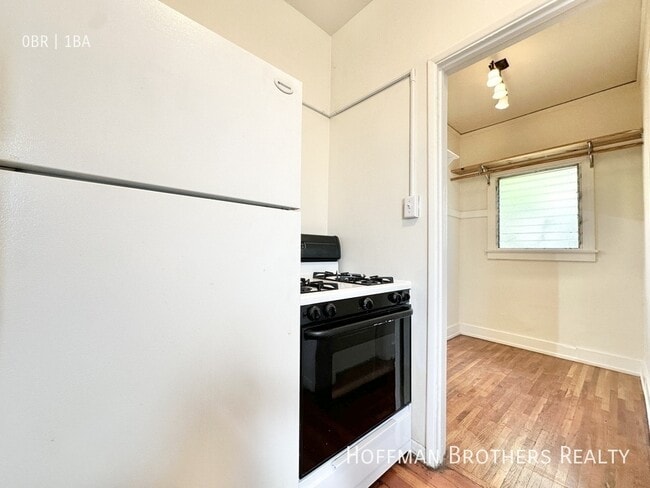 Photo - 806 1/4 Lucile Ave-