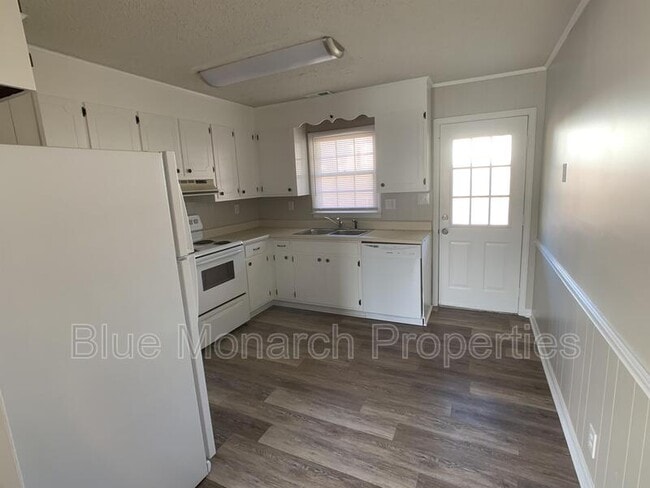 Photo - 221 Welch Ave