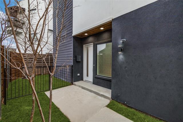 Photo - 2714 N Carroll Ave