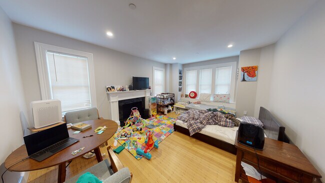 15 Lanark Rd Unit 1