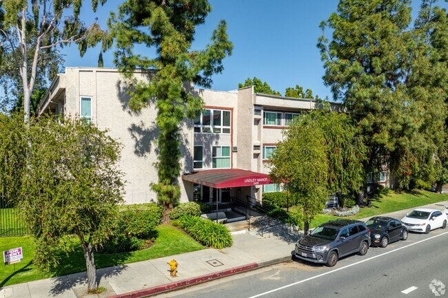 Building Photo - 5405 Lindley Avenue Rental
