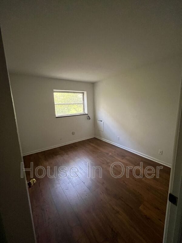 Photo - 30 Edgemont Rd Unit 17