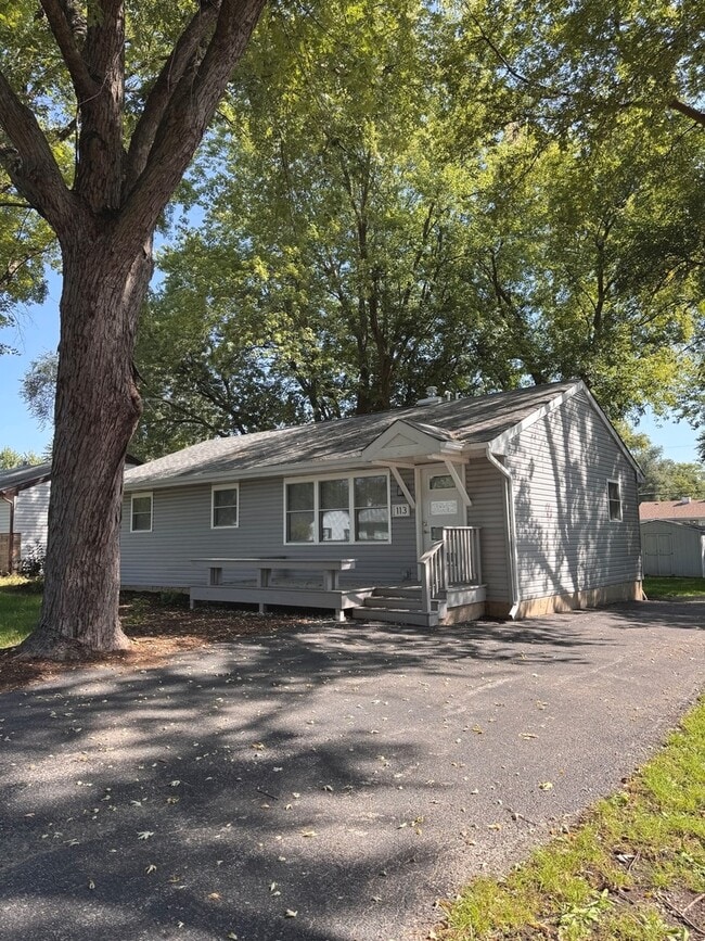 Building Photo - 113 Delaware St Rental