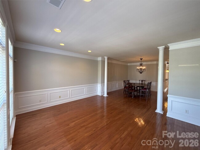 Photo - 2613 Huntman Way