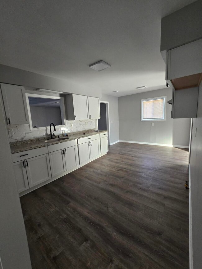 Photo - 14463 Leonard Ave