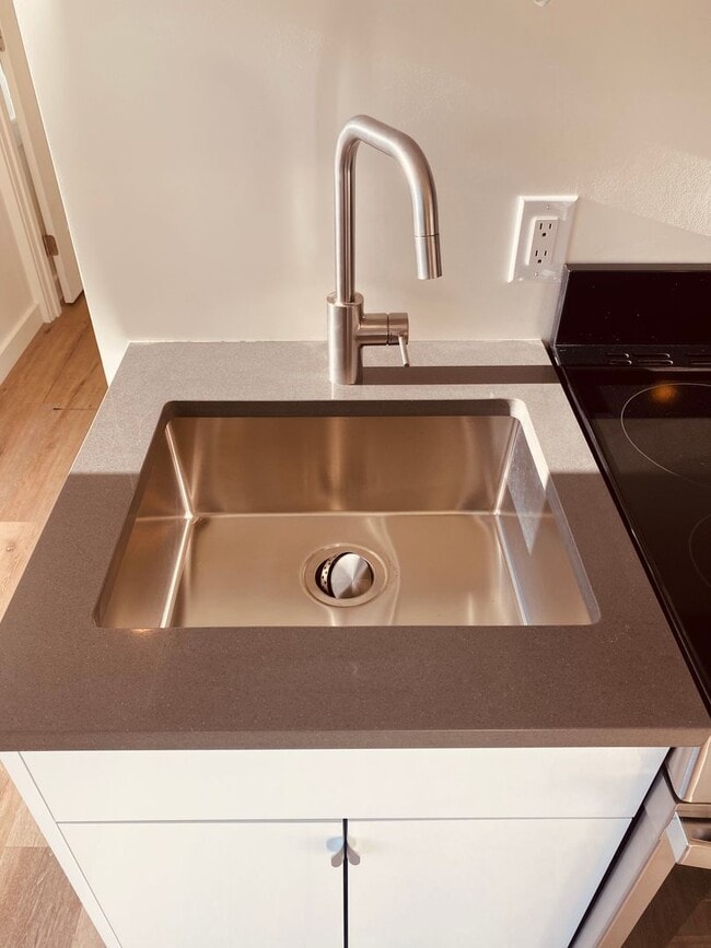 Photo - Newer Construction 1 bedroom house near Coffee park!