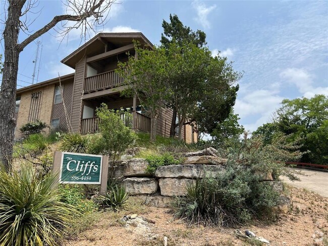 Building Photo - 1713 Hiawatha Dr Rental