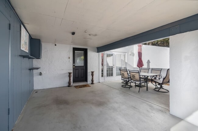 Photo - 102 Lago Vista Blvd