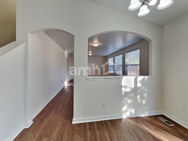 1315 W Verbena Dr
