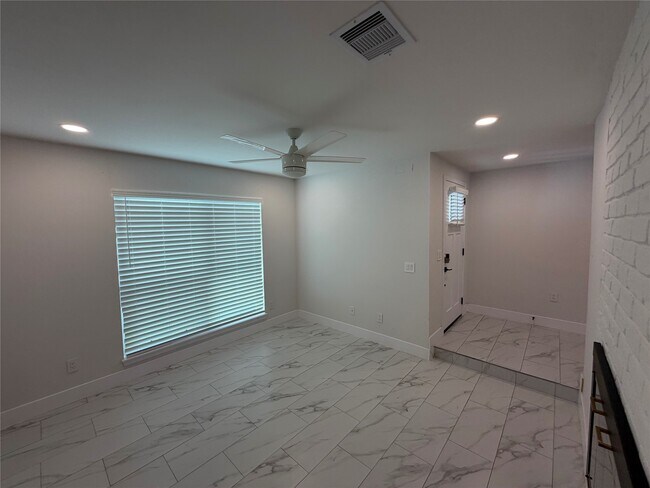 Photo - 2218 Round Lake Dr