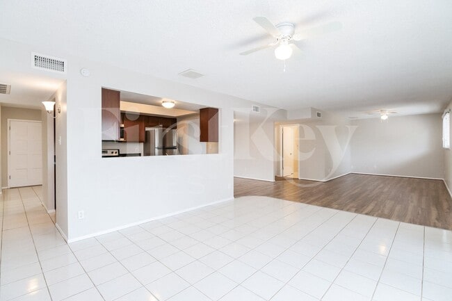 Photo - 804 E Carmen St