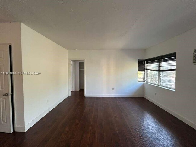 Photo - 8321 Crespi Blvd Unit 7