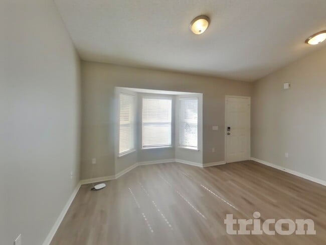 Photo - 13389 Dunbar St