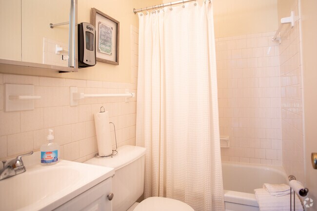 The Shamrock- 2BR, 1.5BA