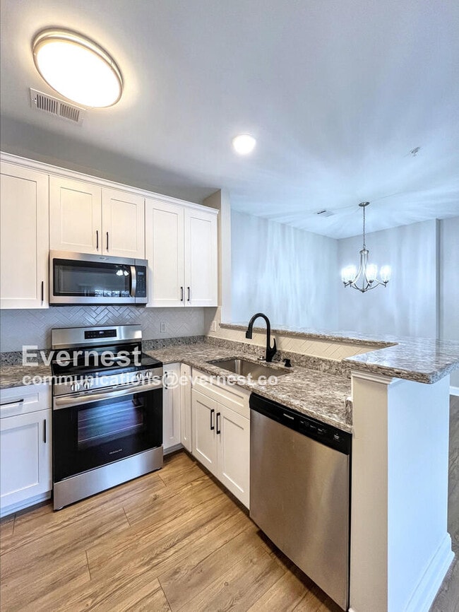 Building Photo - 7234 Althorp Way