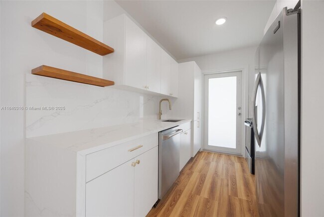 Photo - 3430 SW 15th St Apartamento Unidad 0
