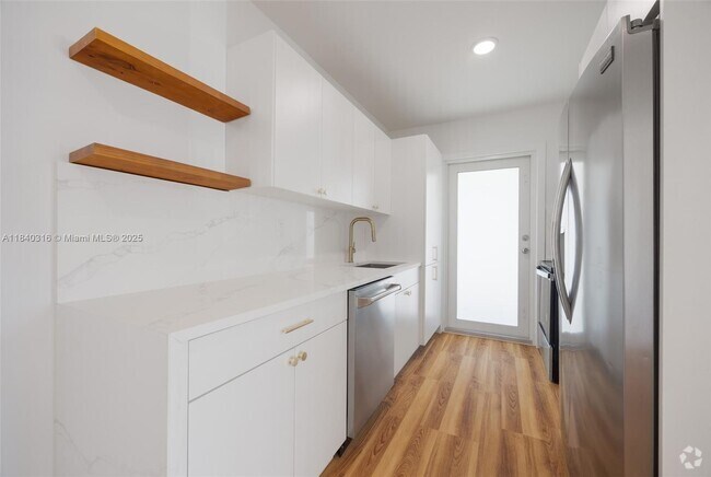Building Photo - 3430 SW 15th St Unit 0 Rental