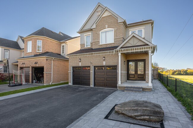 Photo - 71 Solmar Av