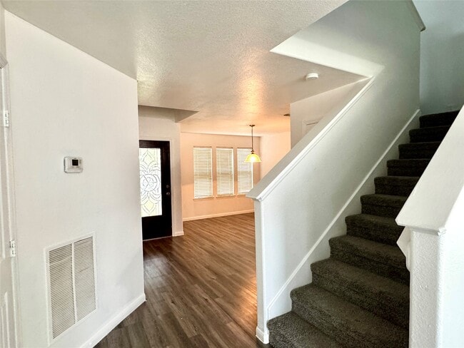Photo - 8435 Resada Park Ln