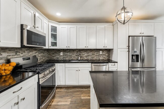 Photo - 360 Bramhall Ave