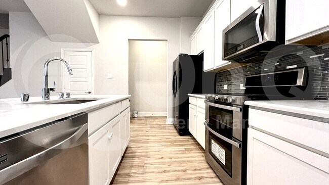 Photo - 628 Ansley Wy