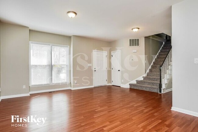 Photo - 1008 Silverbell Ln