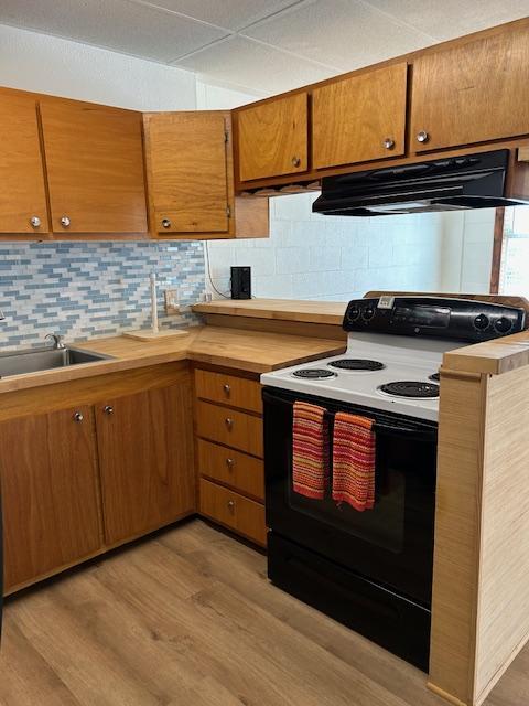 Photo - 633 N Commercial St