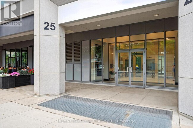 Photo - 25 Lower Simcoe St Unit 301