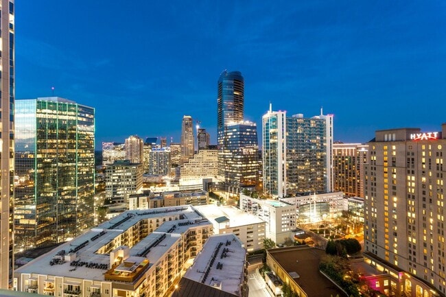 Building Photo - 10 Terminus Luxury 2 Bedroom Condo in Hear...