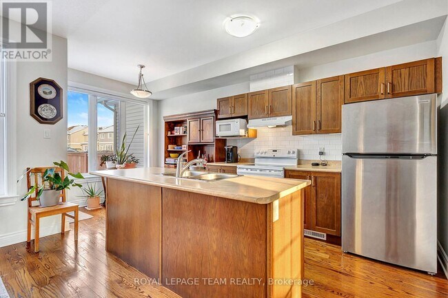 Photo - 88 Desmond Trudeau Dr