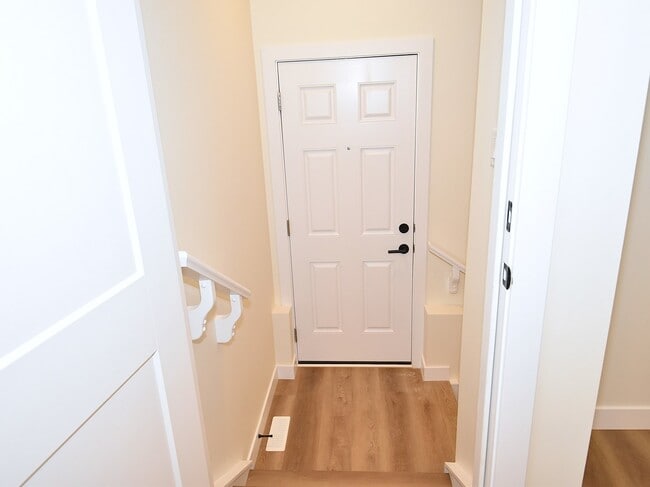 Photo - 2133-2135 5 Ave SW Unit 2133b